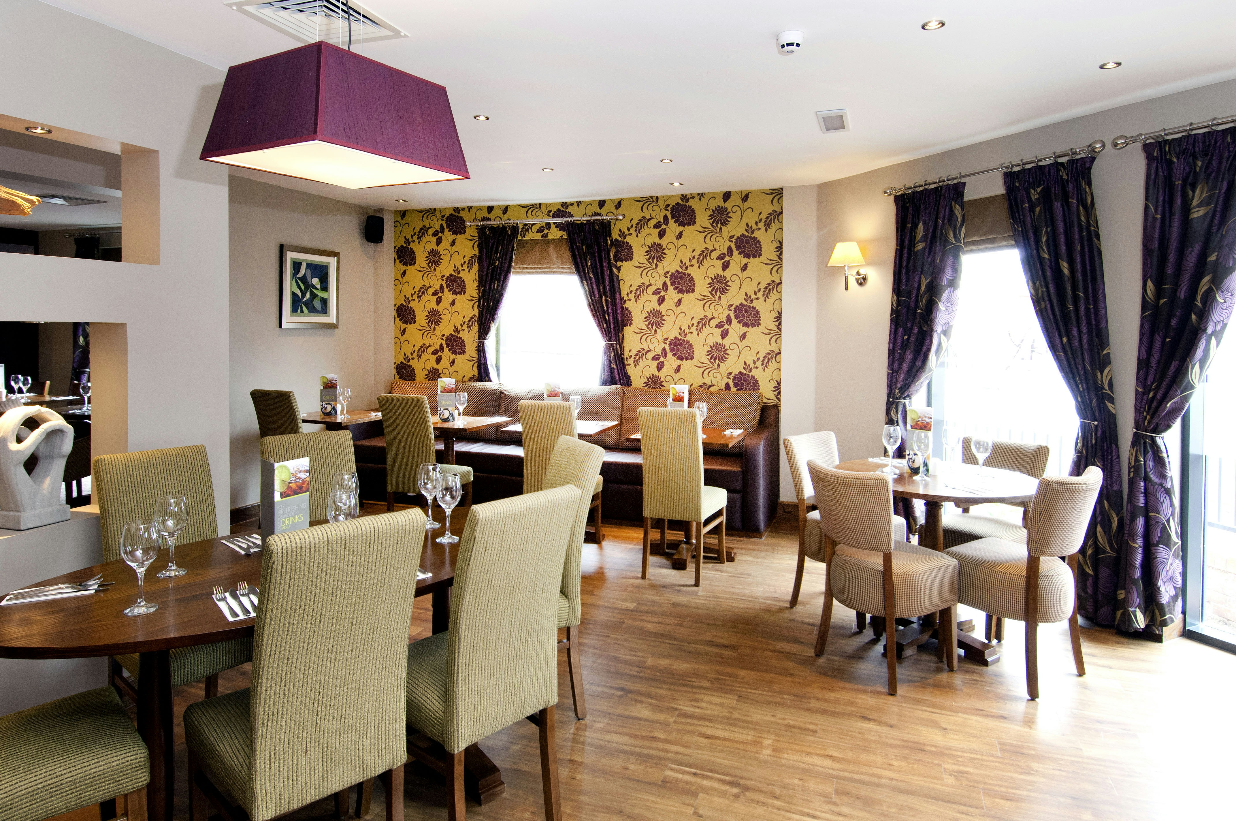 PREMIER INN HIGH WYCOMBE CENTRAL 32/40