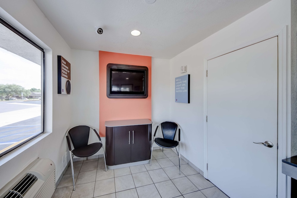 Motel6 Lakeland, FL 6/49