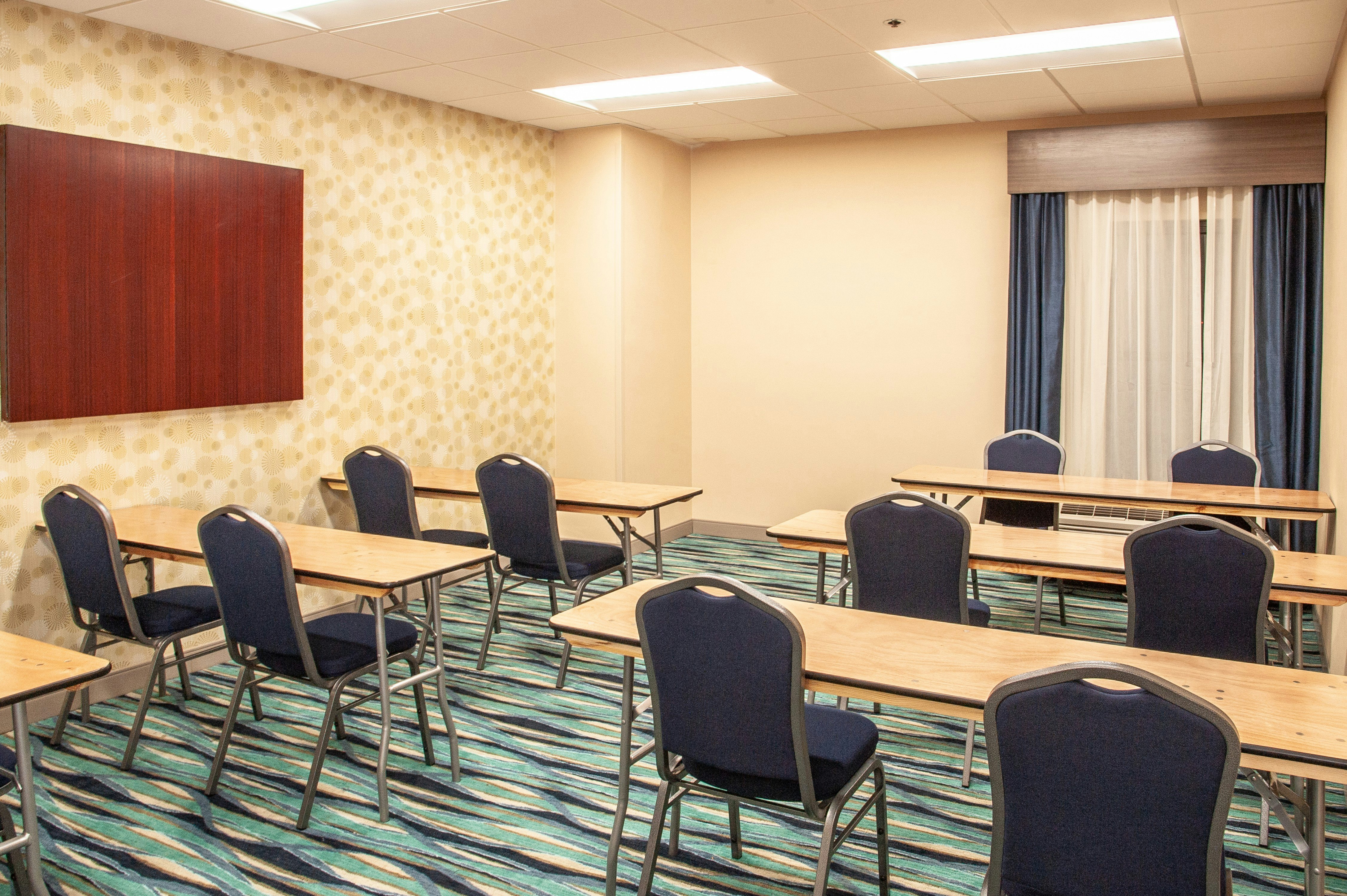 Hampton Inn & Suites Jackson Downtown-Coliseum 74/76