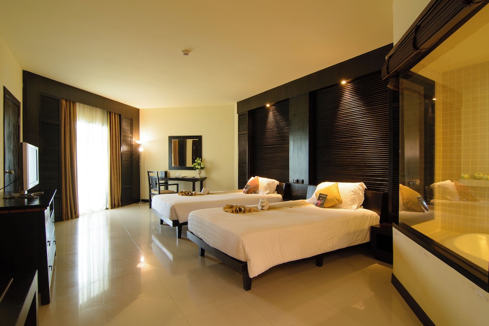 The Nouveau Chumphon Beach Resort and Golf 11/60