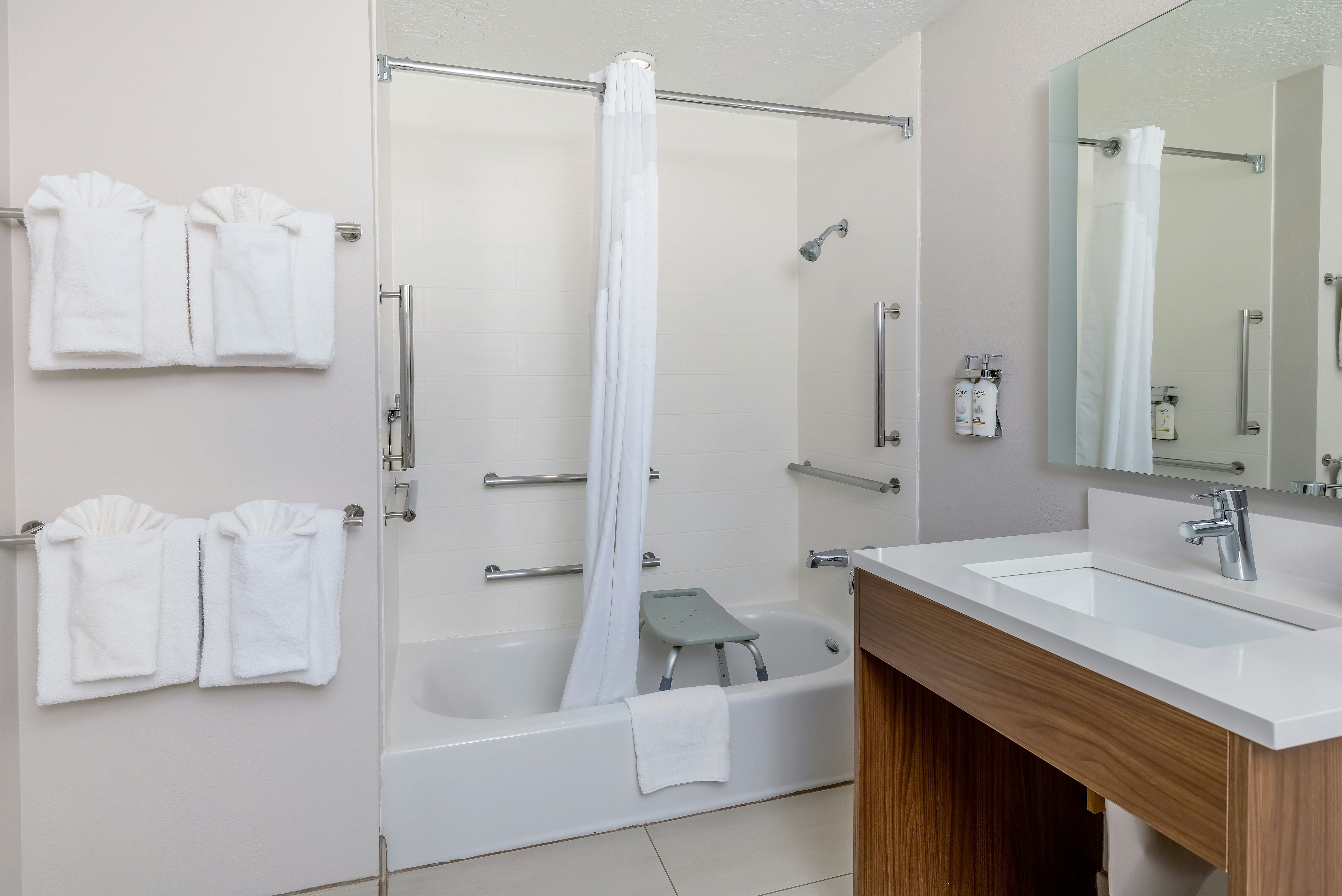 Holiday Inn Express Hotel And Suites Medford Central Point 80/80