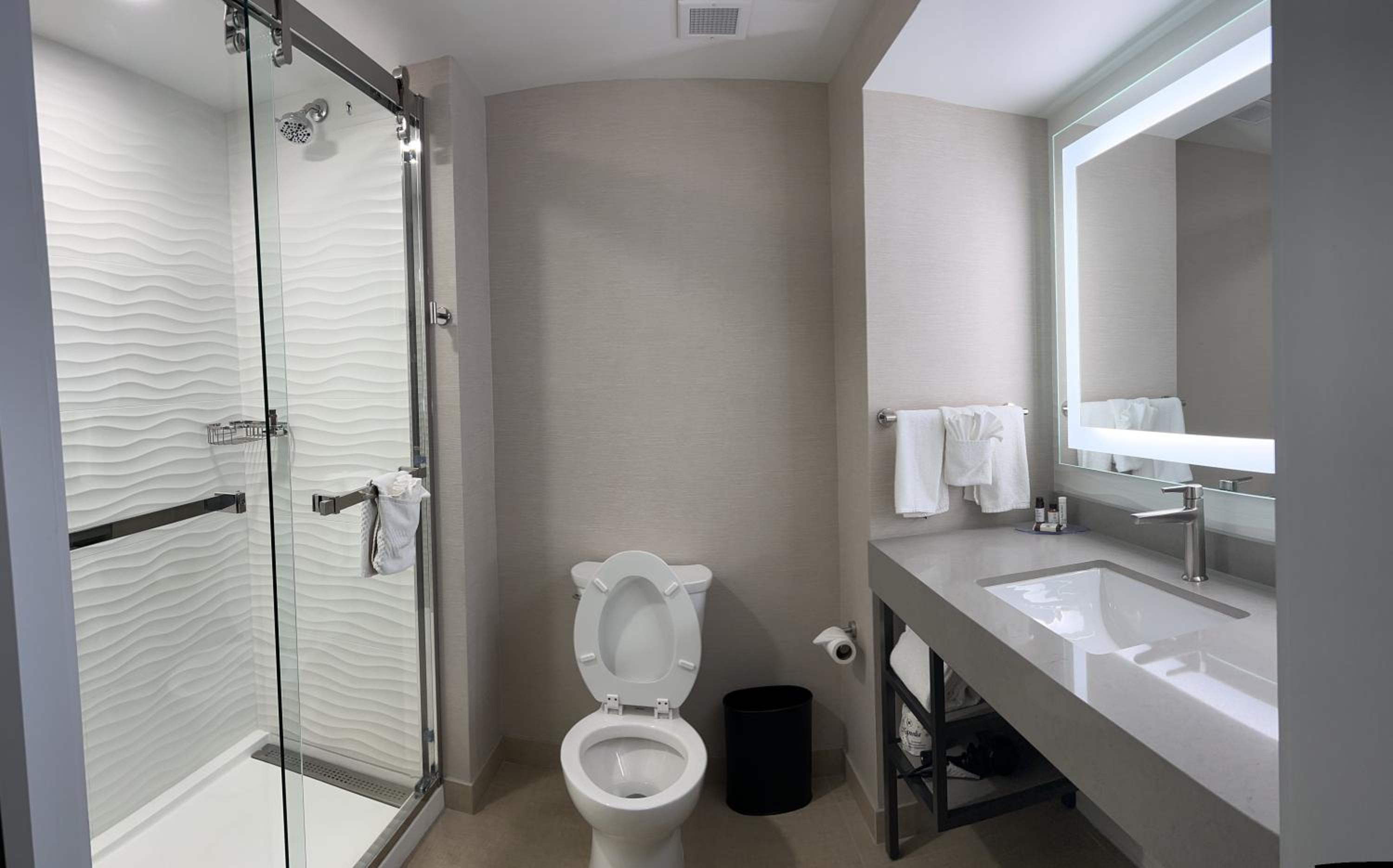 غرفة سوبيريور بسرير كينج، The Capitol Hotel Downtown, Ascend Hotel Collection 6/7
