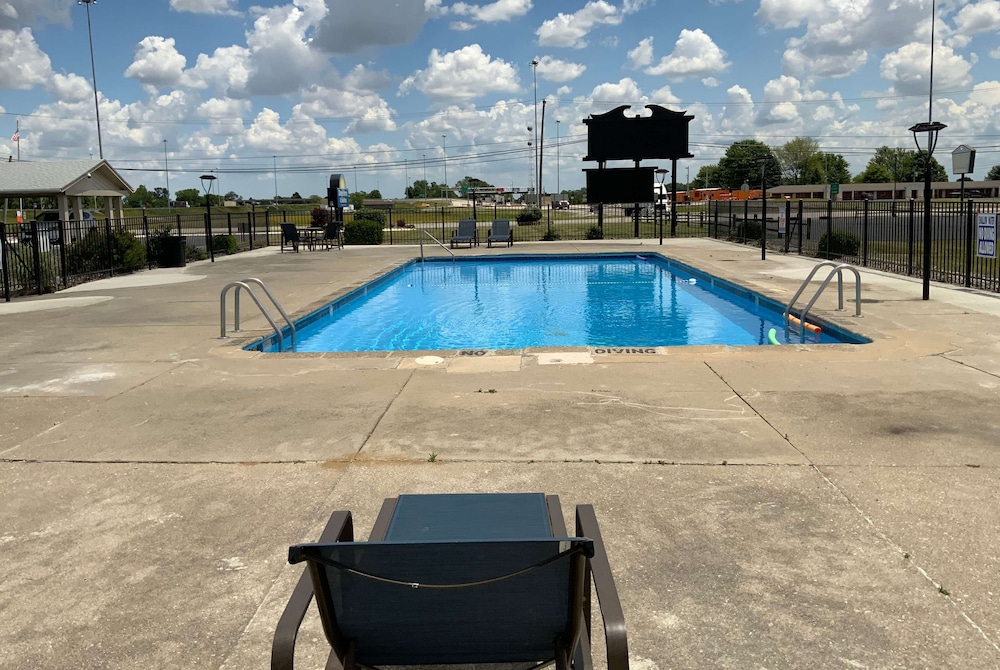 Days Inn by Wyndham Wauseon 28/49