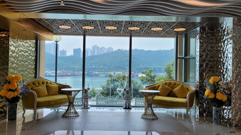 Grand Bay View Hotel 30/50