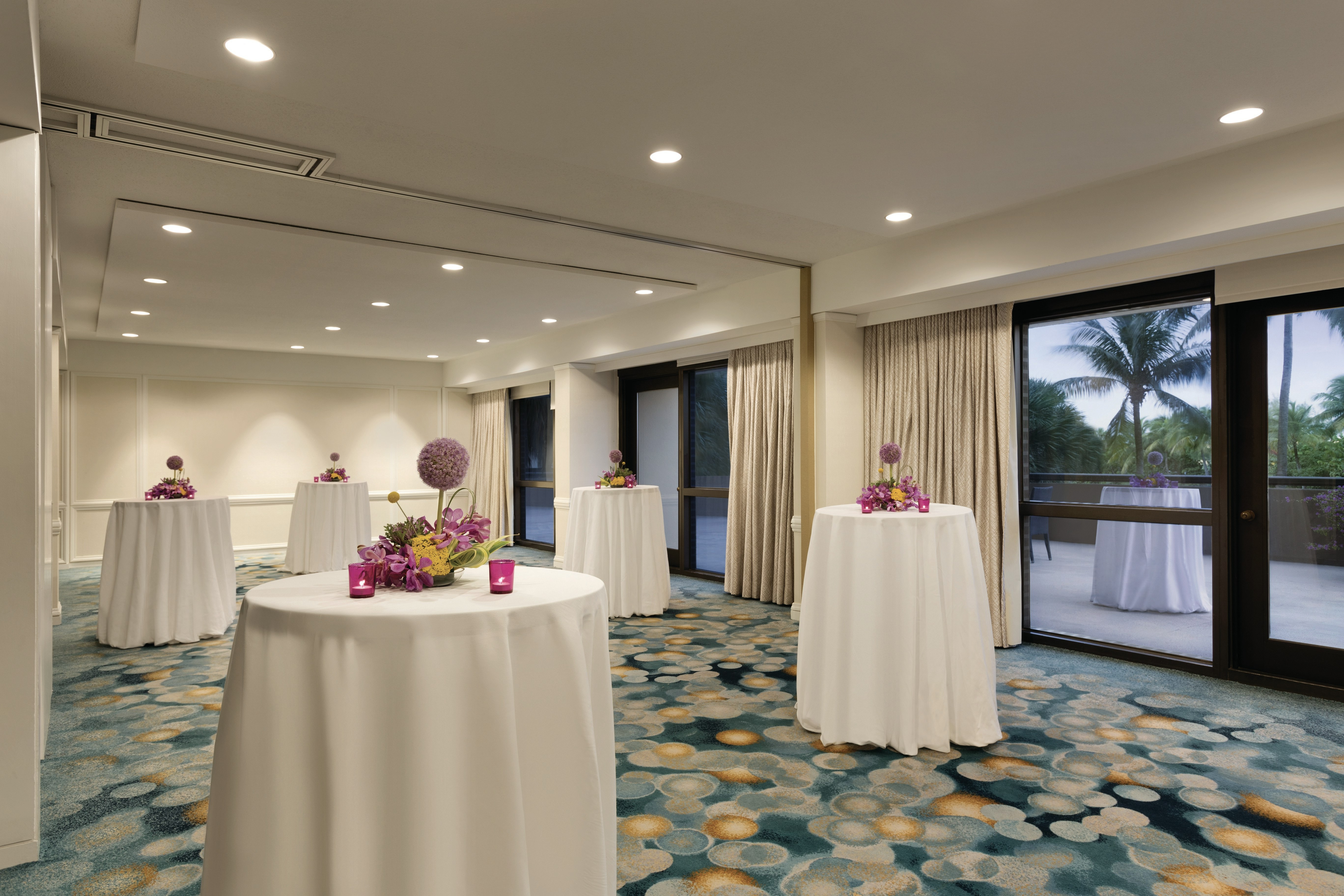 Hilton Miami Airport Blue Lagoon 10/77