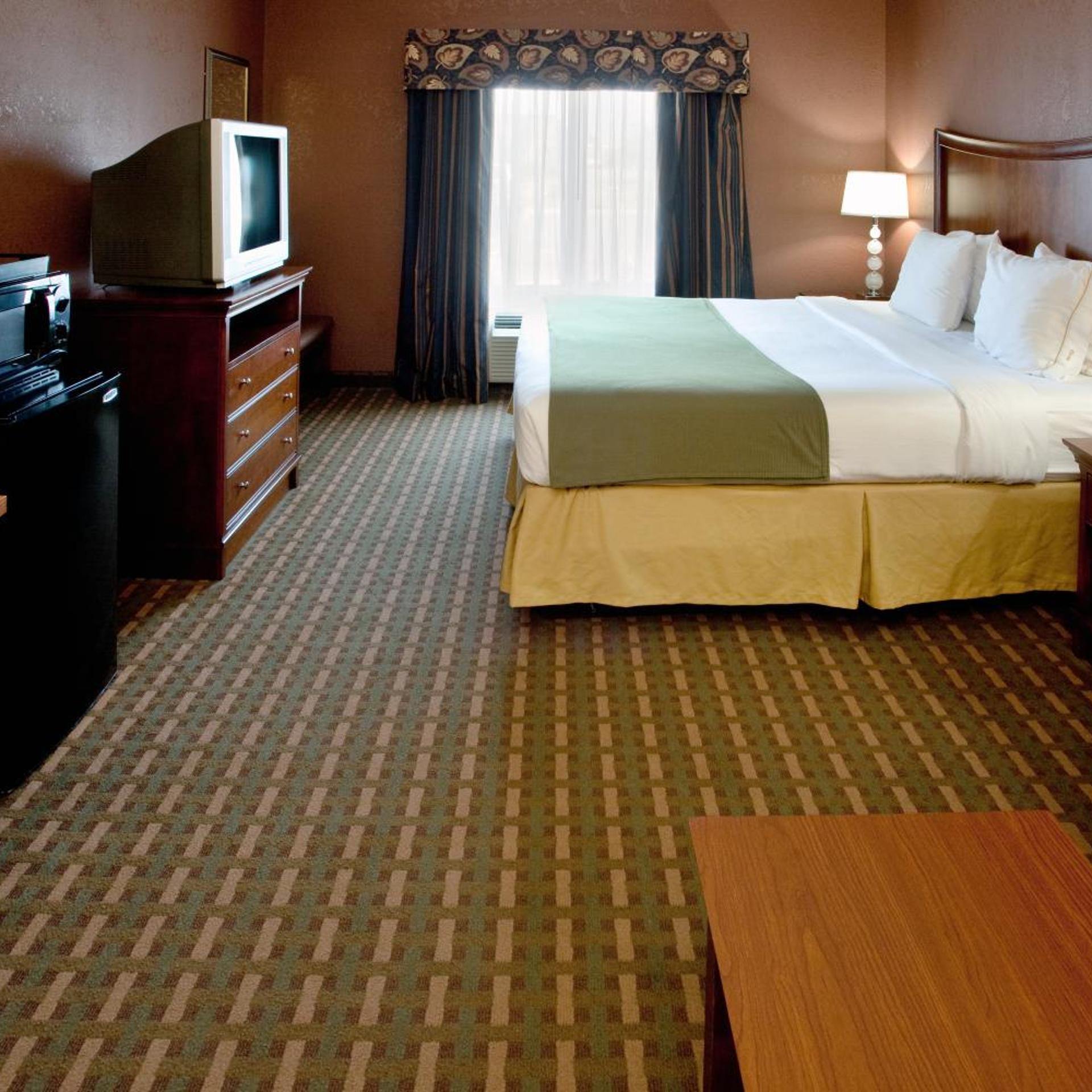 Xtra Space, Standard, King Bed