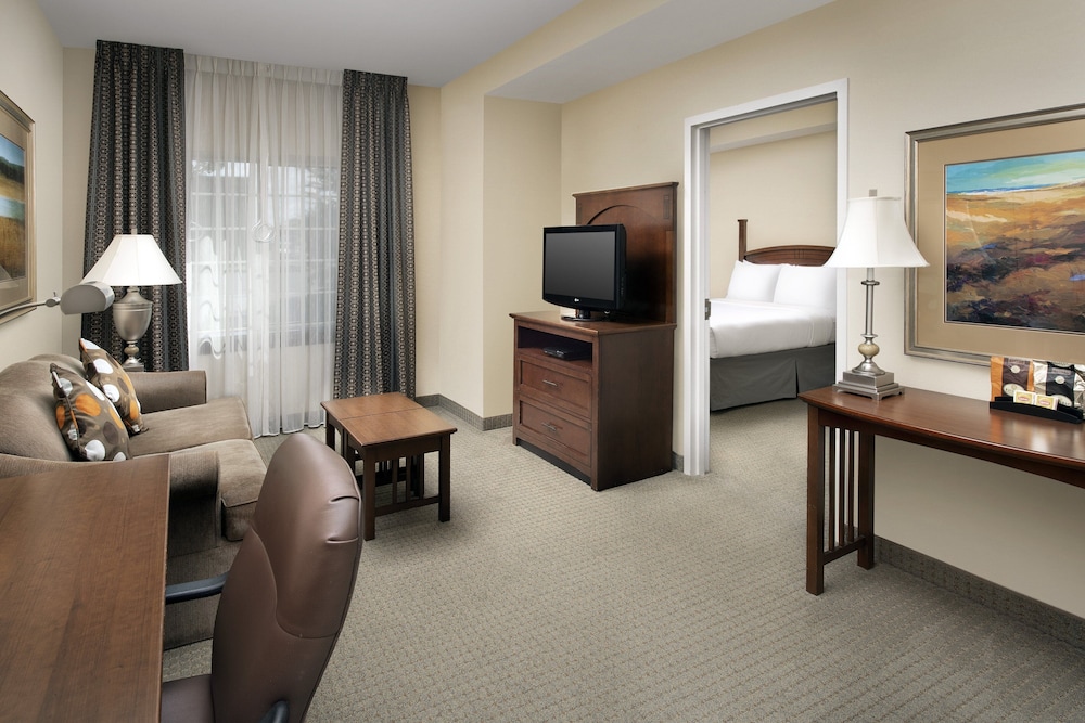 Staybridge Suites North Brunswick 27/41
