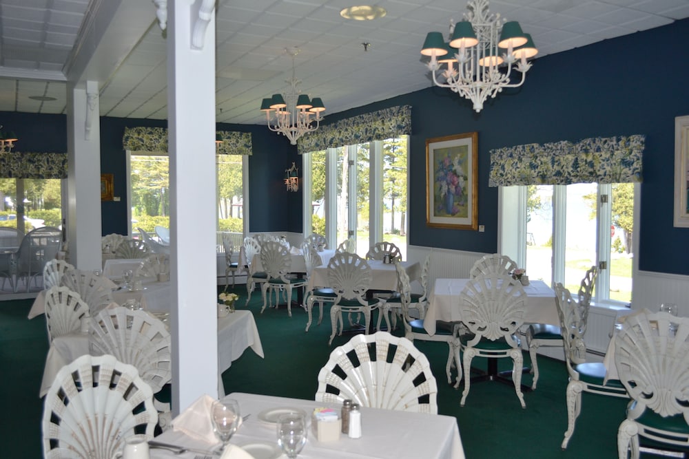 Stafford s Bay View Inn 37/50