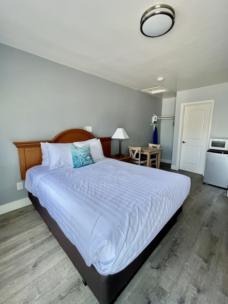 The Palomar Inn 25/61