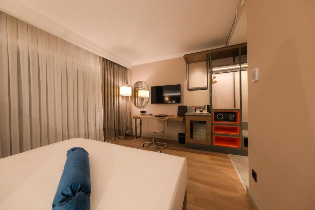Inner, Garden, Standard, King Bed, Ramada Encore by Wyndham Konya Karatay 7/10