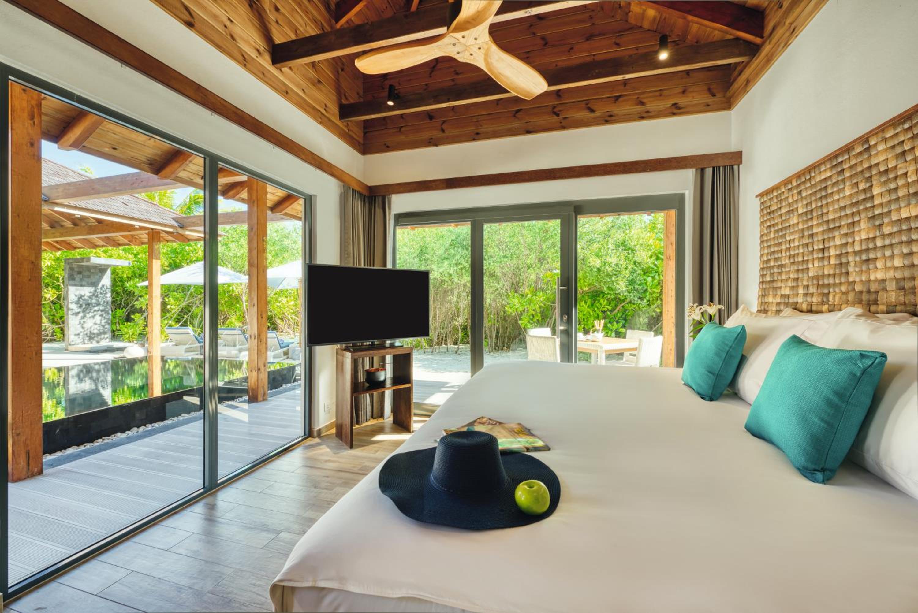 4 Bedrooms, Beach Pool Residence