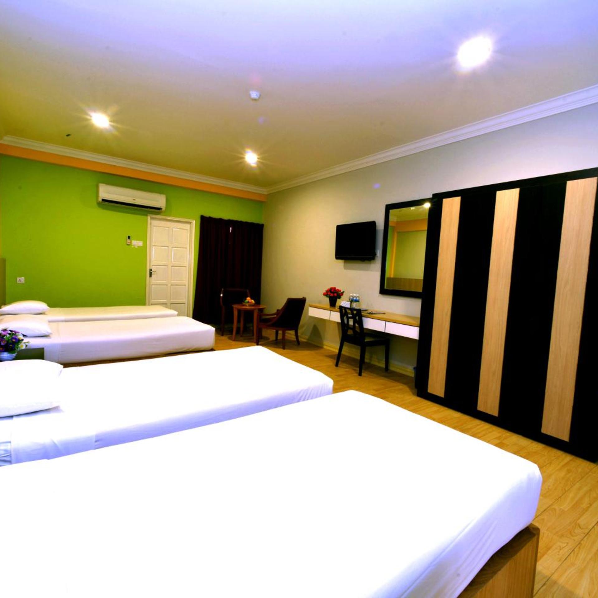 4 Rooms, Executive, Suite