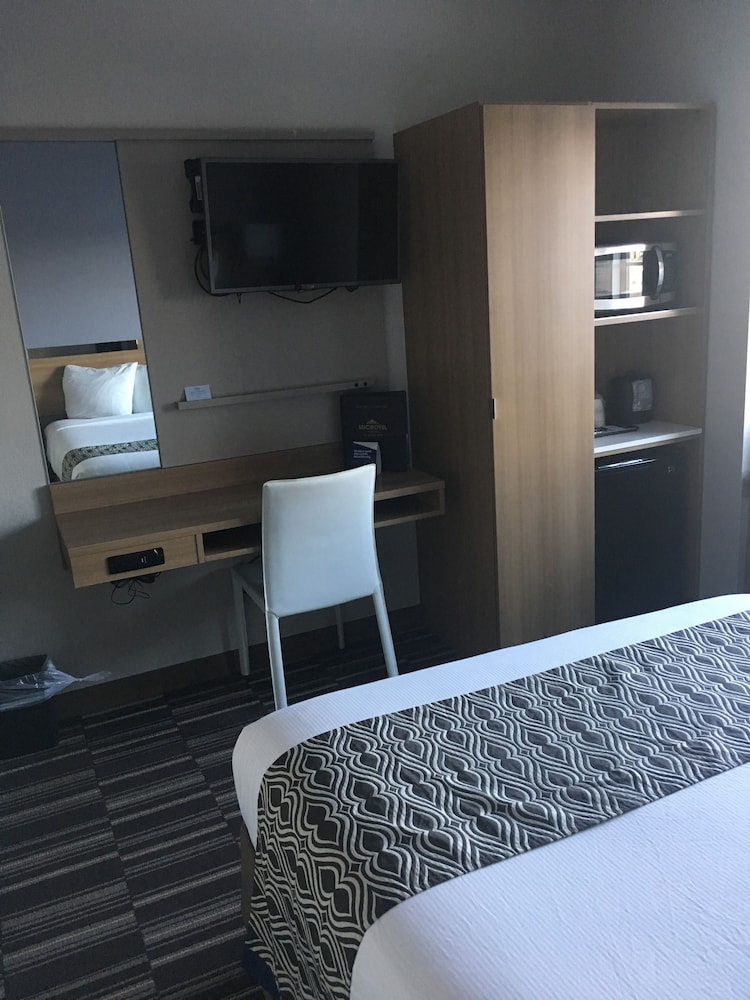 Microtel Inn And Suites By Wyndham Moorhead Fargo Area 11/39
