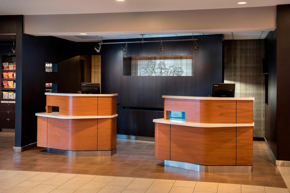 Lobby at Courtyard Chicago Waukegan/Gurnee, WAUKEGAN - IL