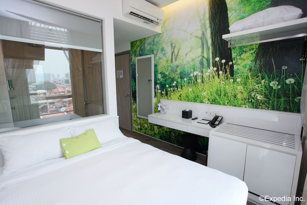 J8 Hotel 25/65