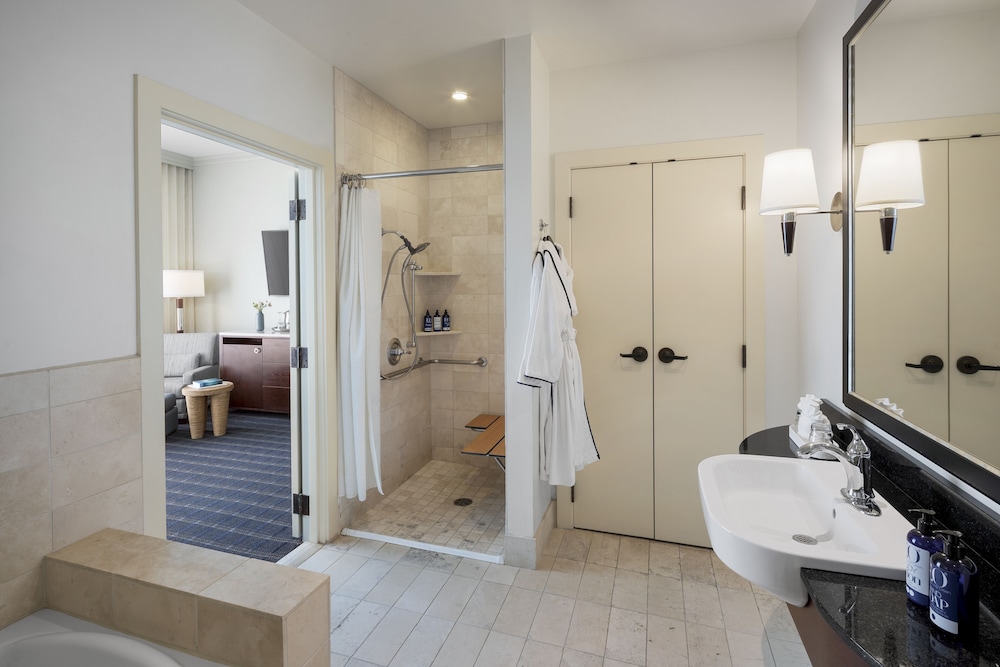 Casa Madrona Hotel and Spa 60/61