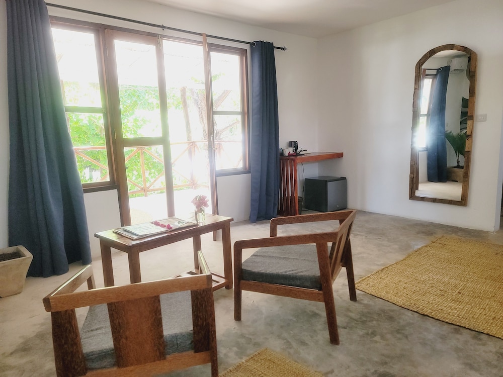 Garden Beach Bungalows 50/68