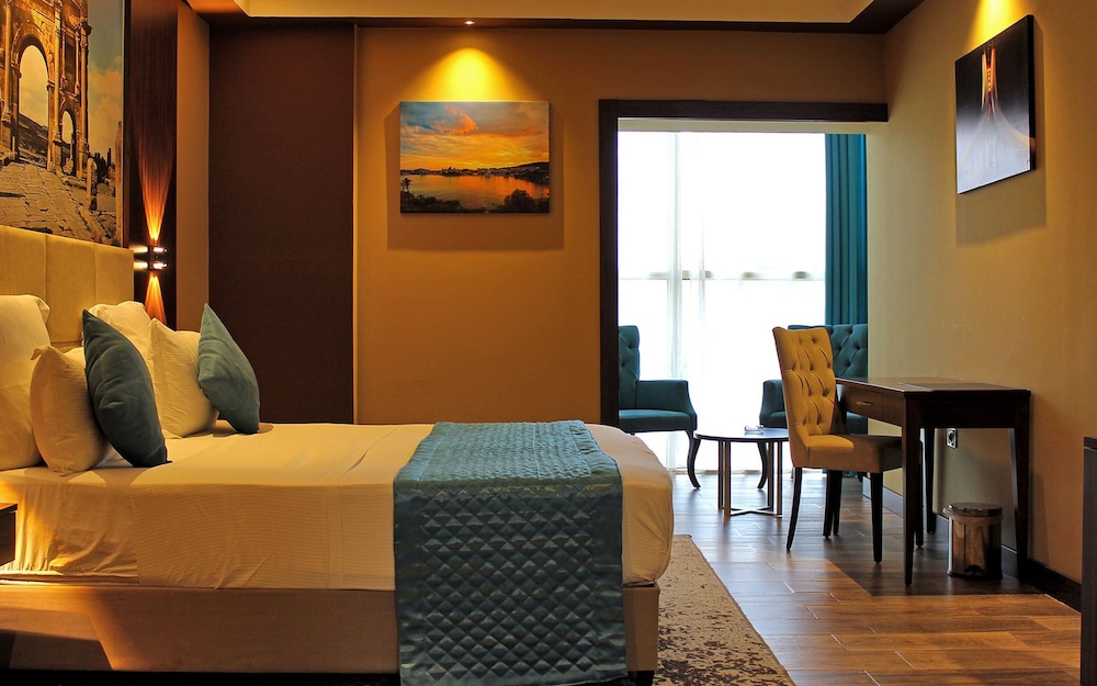 LB Suite Hotel 40/51