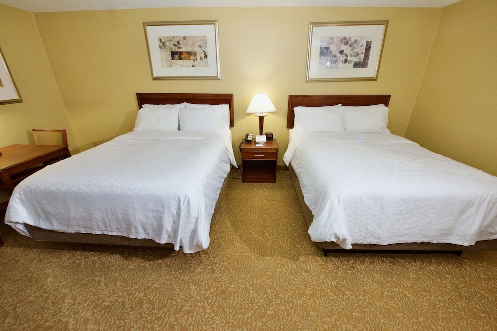 Holiday Inn Express Suites St Louis West Fenton 15/65