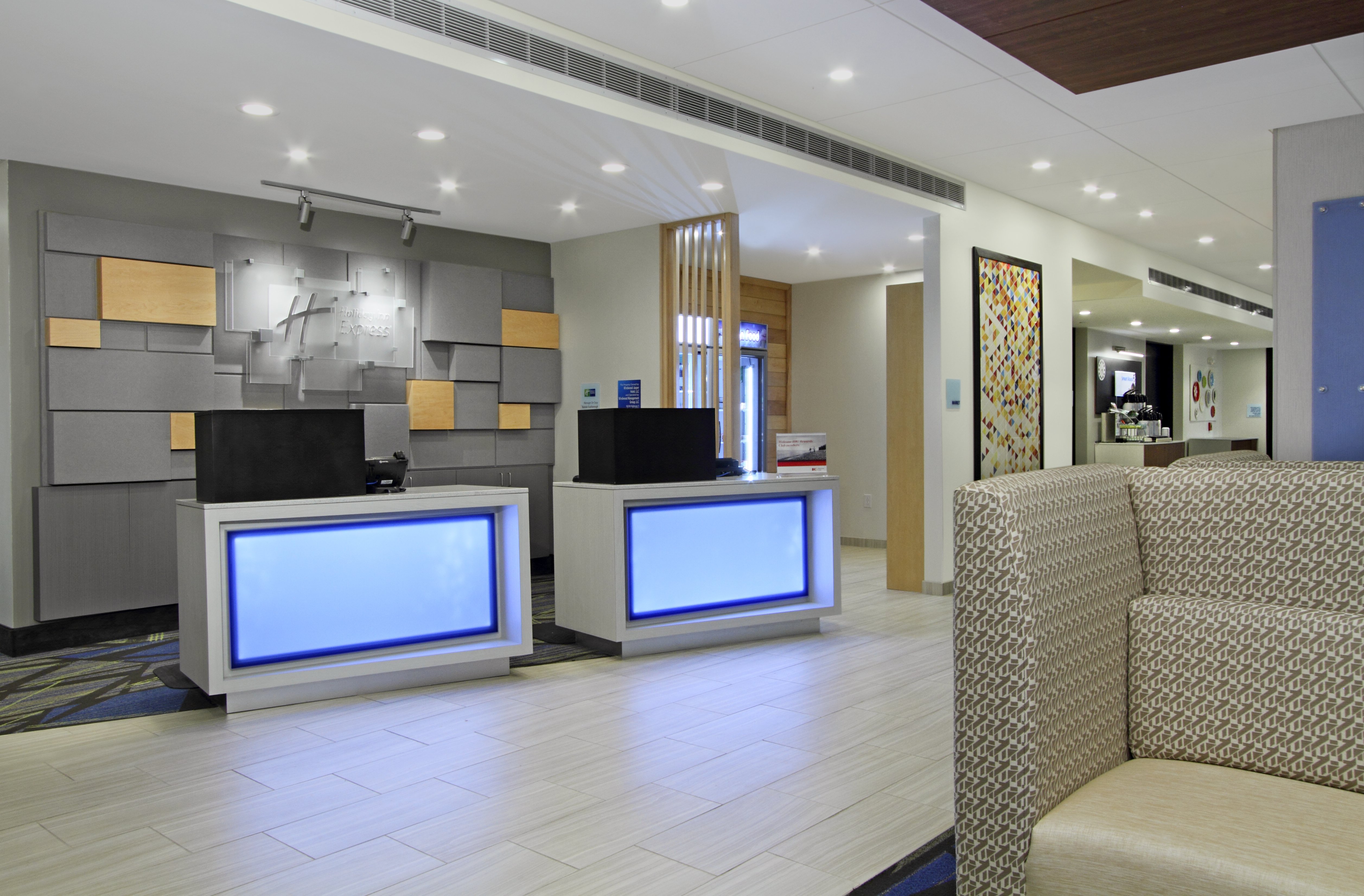 Holiday Inn Express Jasper 10/76