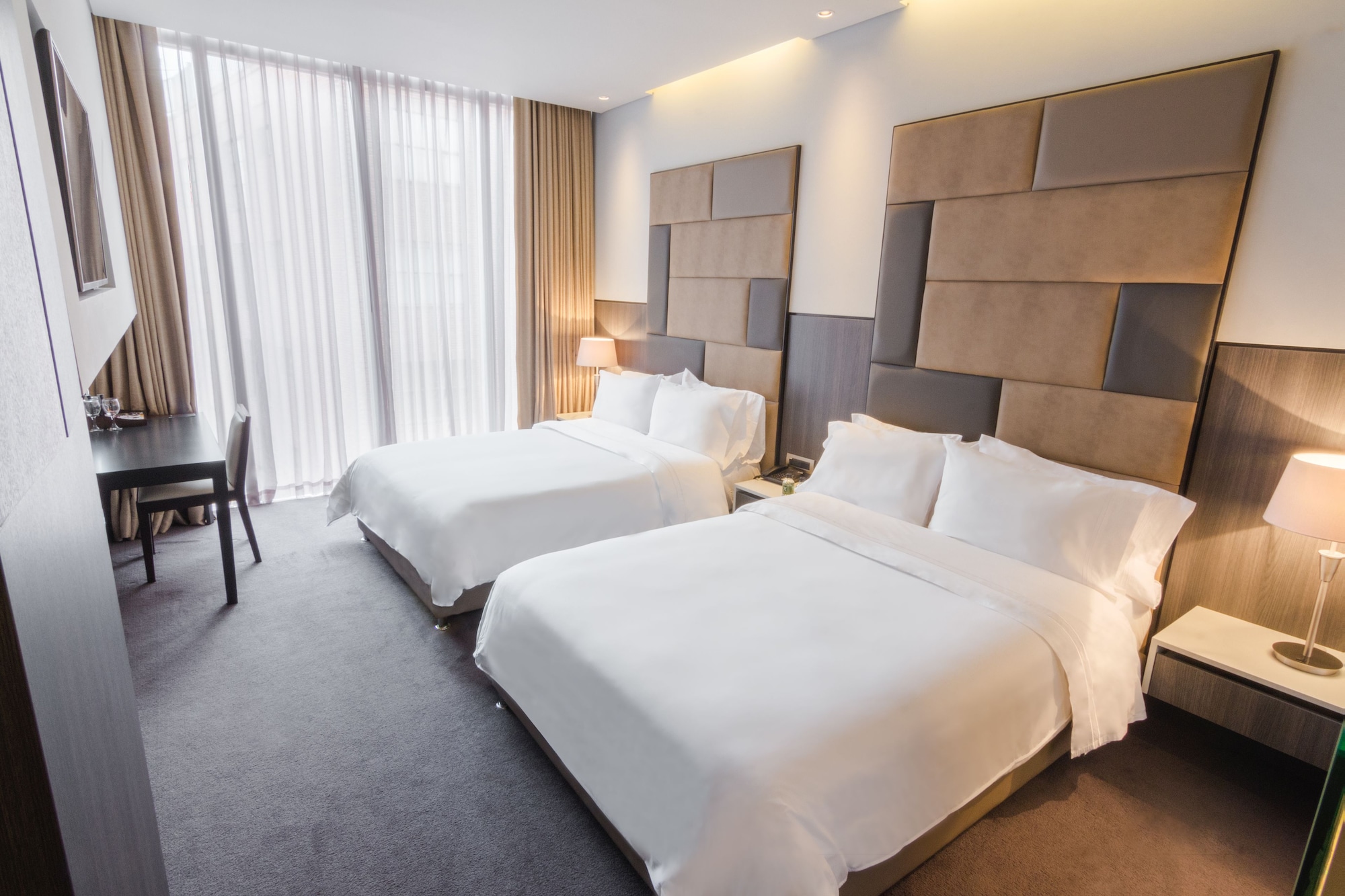 SUPERIOR, 2 DOUBLE BEDS