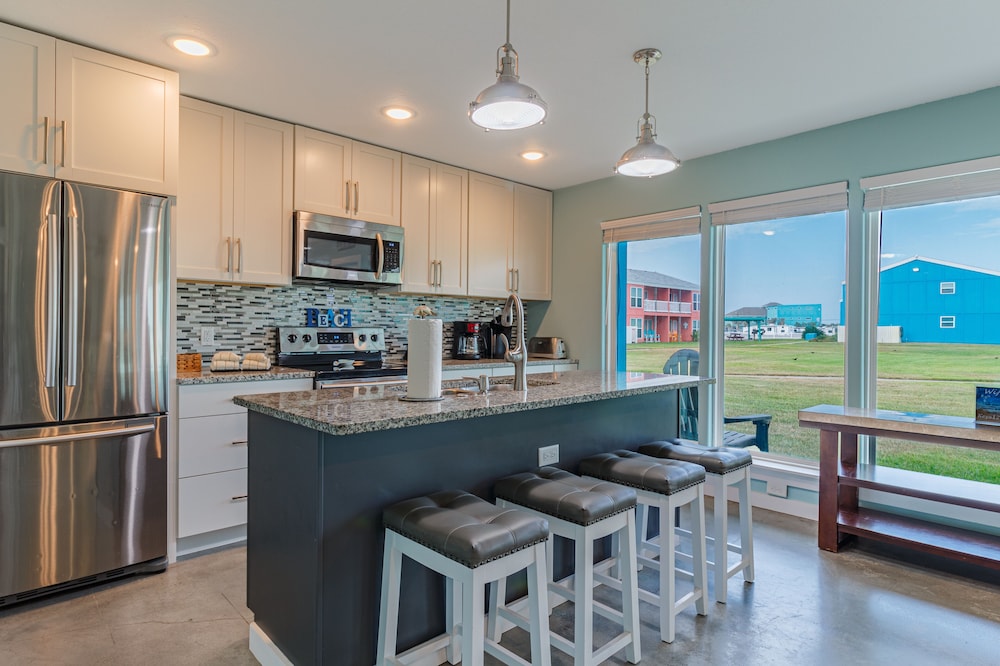 Executive Keys Condominiums on the Beach 13/66
