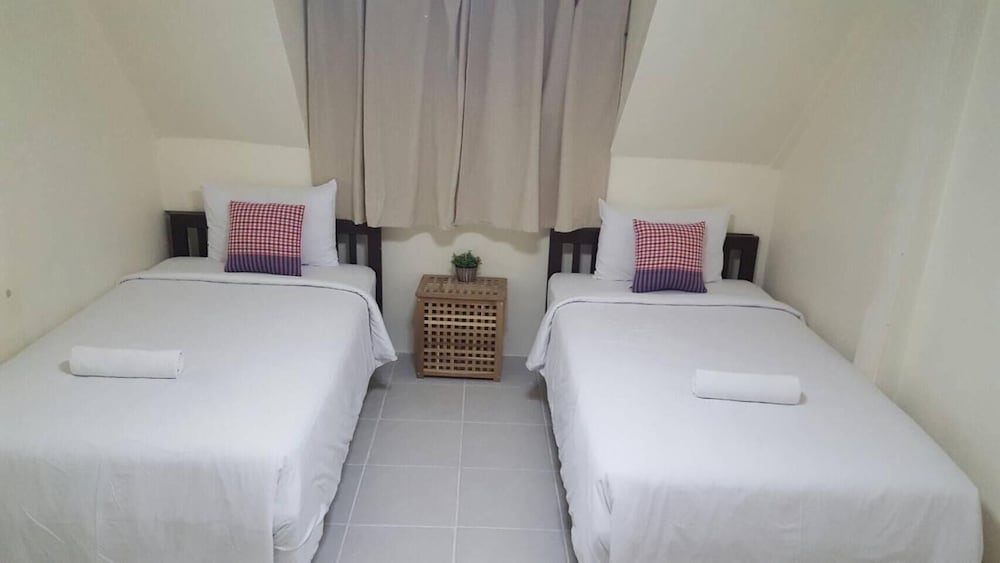 ASOKE MONTRI HOSTEL 15/50