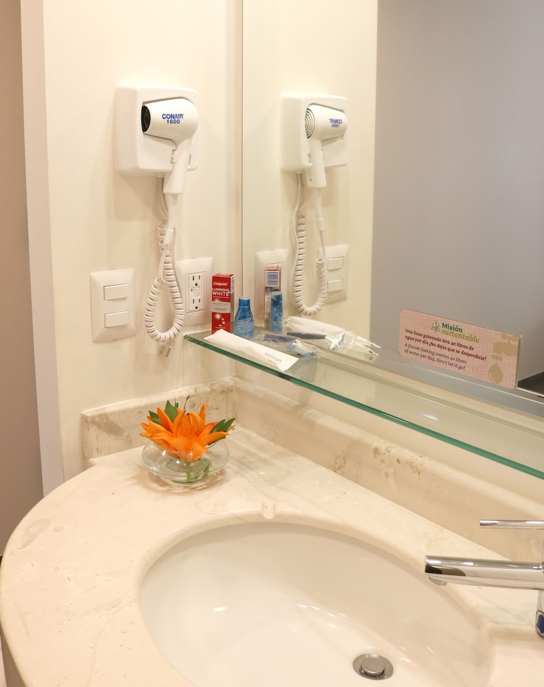 Hotel Mision Express San Juan del Rio 45/45