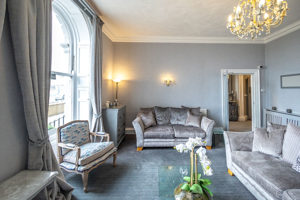 Gloucester House 27/50