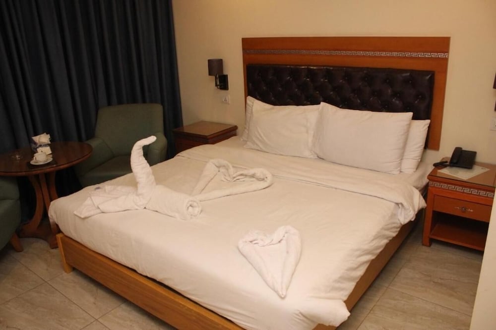 Jewheret Alswefiah Hotel Suites 13/45
