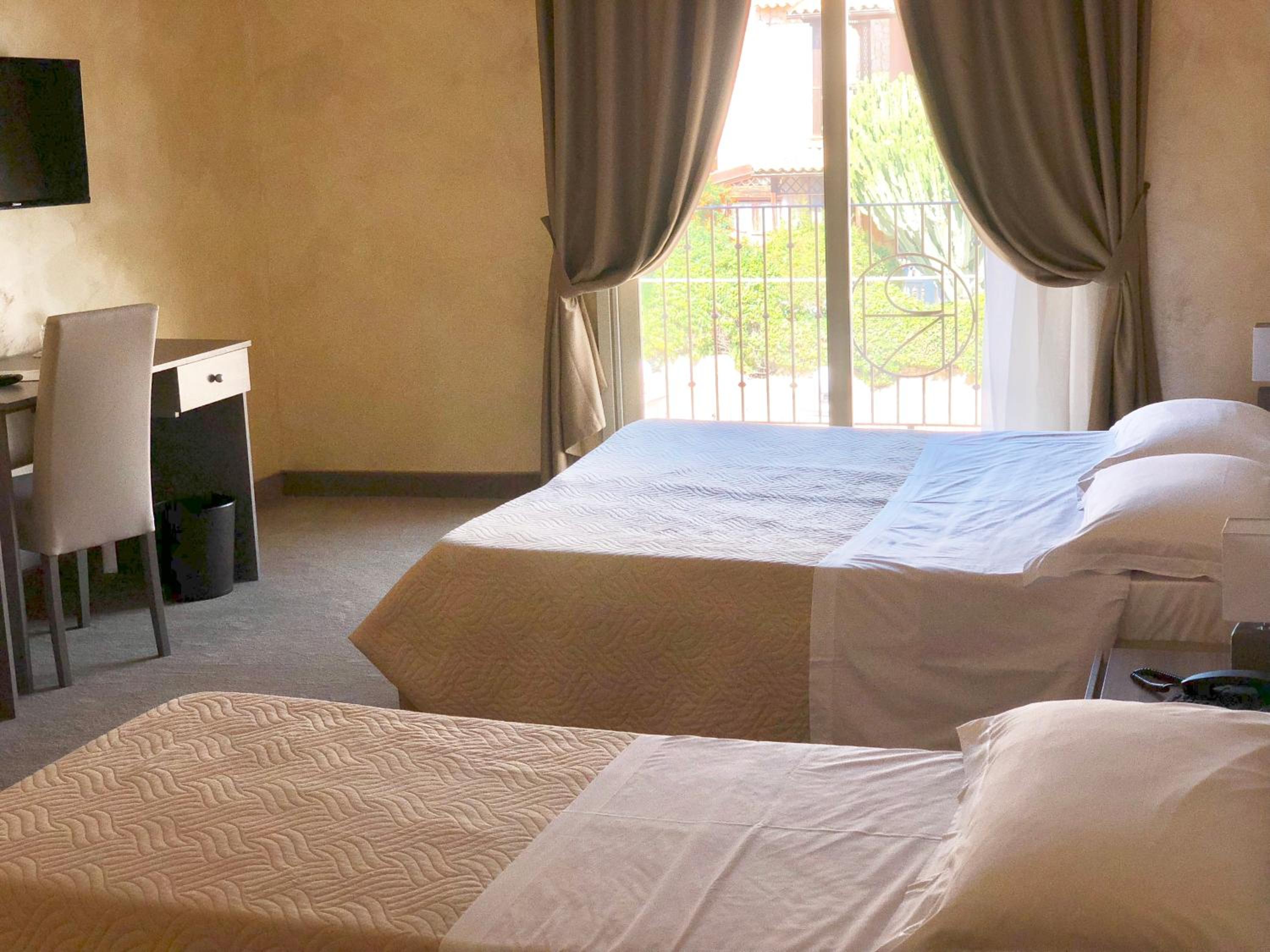 Room, Triple, Balcony
