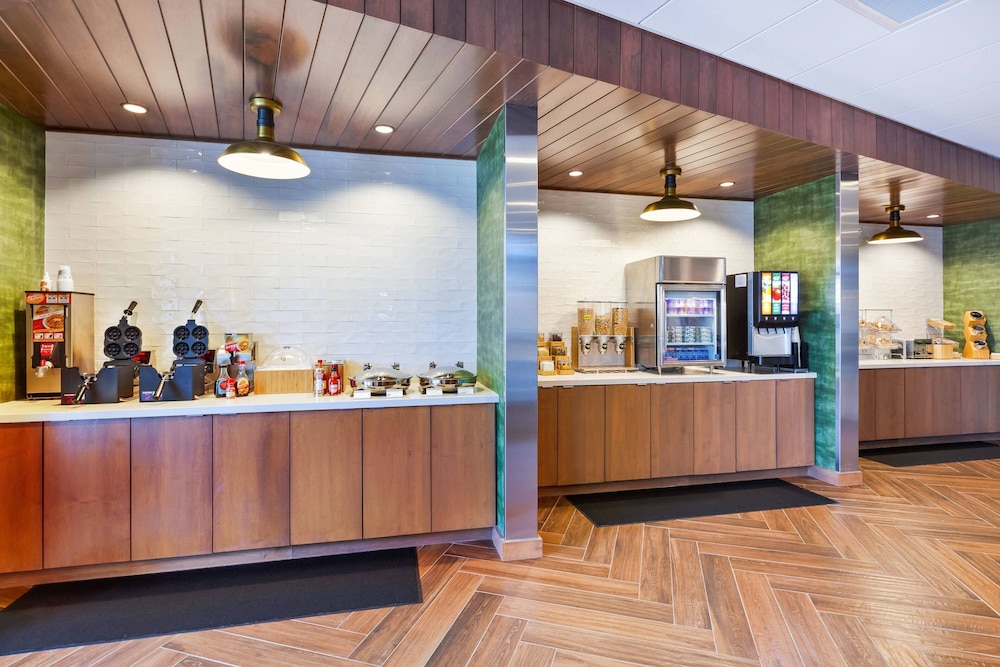 Fairfield Inn & Suites By Marriott Cincinnati Airport South/Florence 6/21