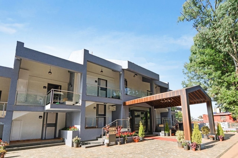 Cloud Mist Resort and Spa 2/50