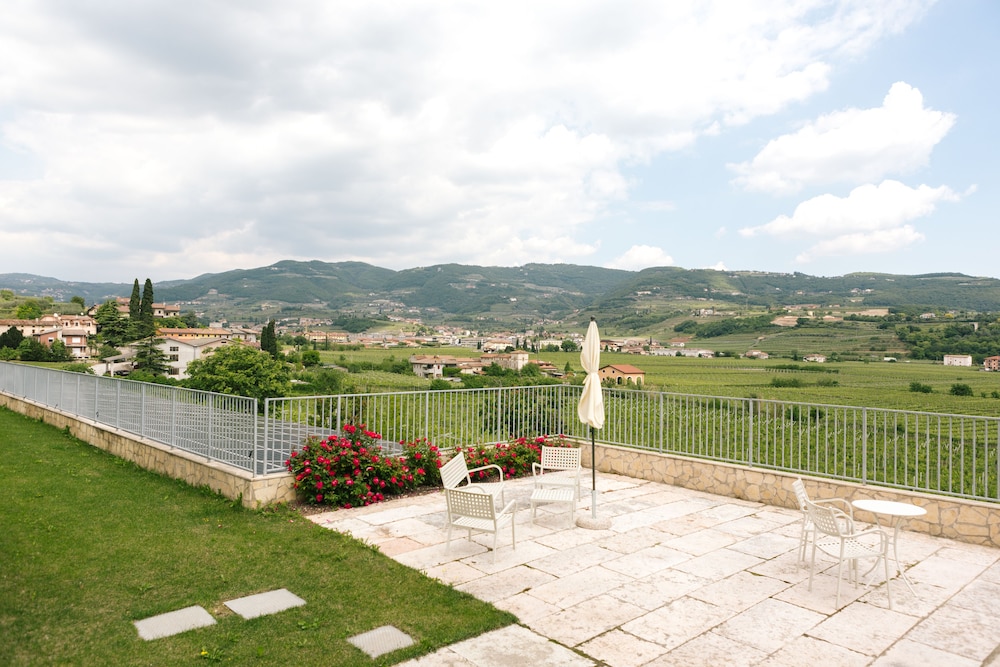 Hotel Villa Moron 32/50