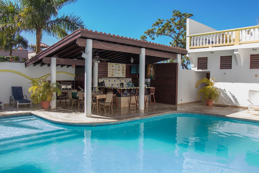 West Bay Colonial 6/58