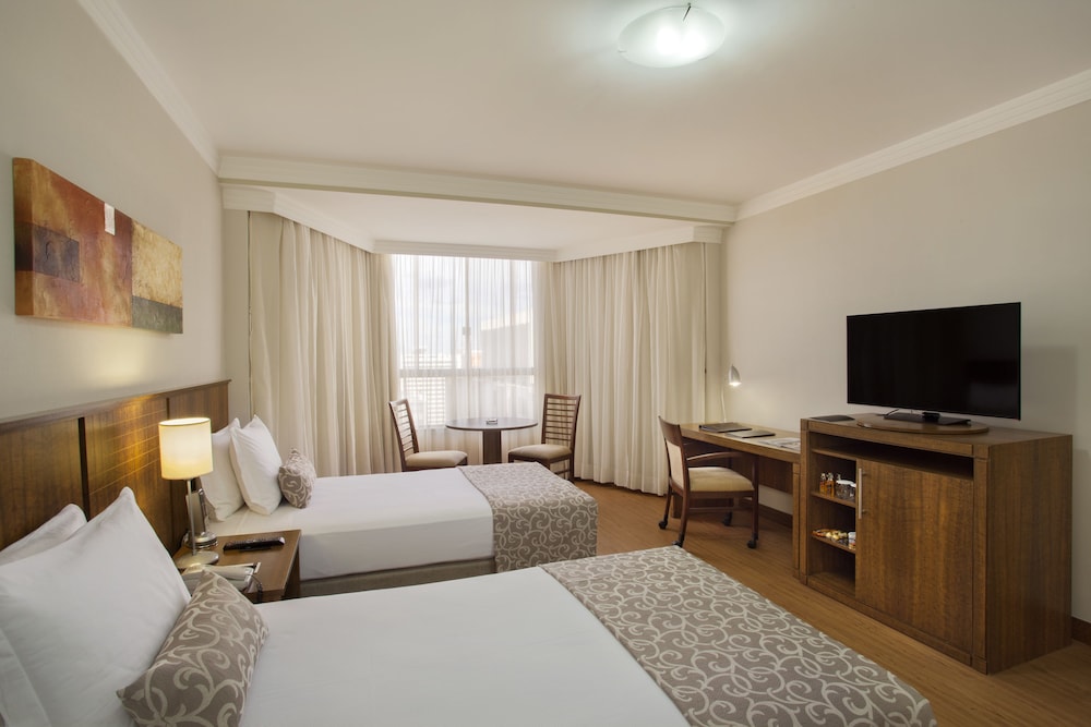 EXECUTIVE, DOUBLE AND TWIN BEDS