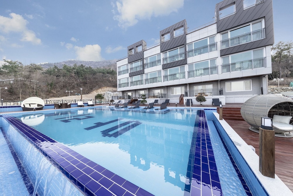 Aria Pension Resort 1/47