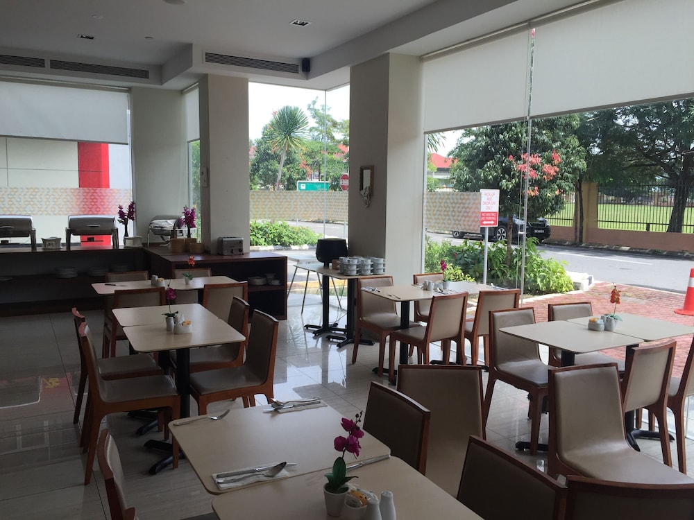 C Haya Hotel 30/44