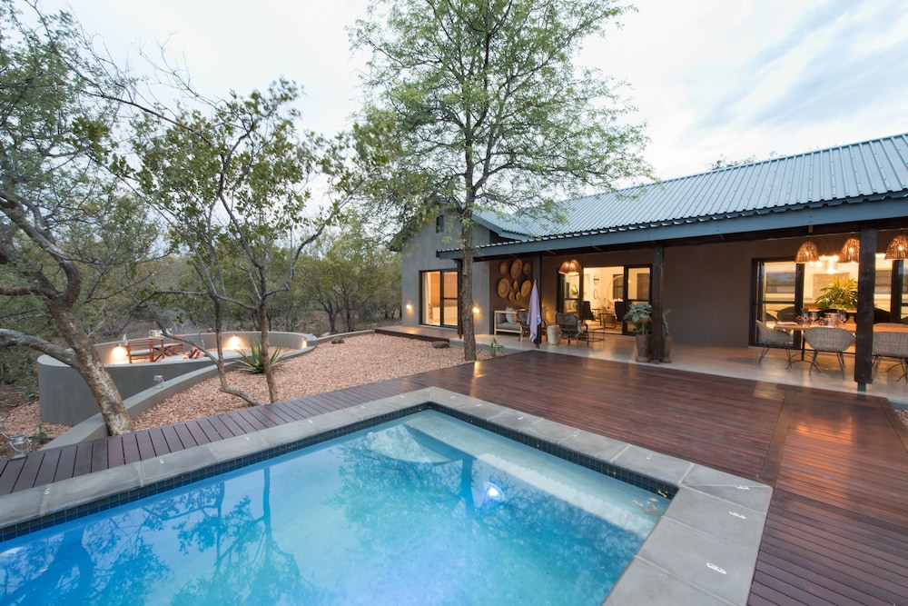Bushwillow Private Villa [VR] 12/28
