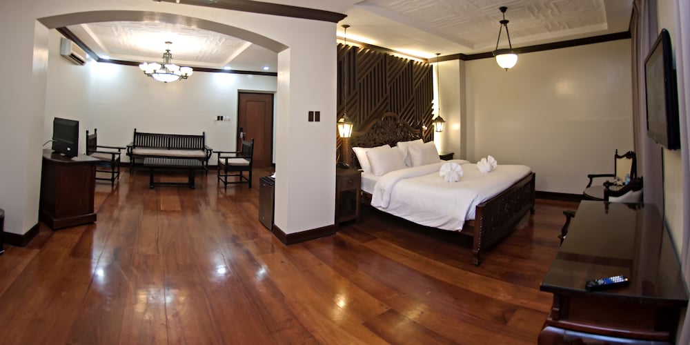 Vigan Plaza Hotel 40/71
