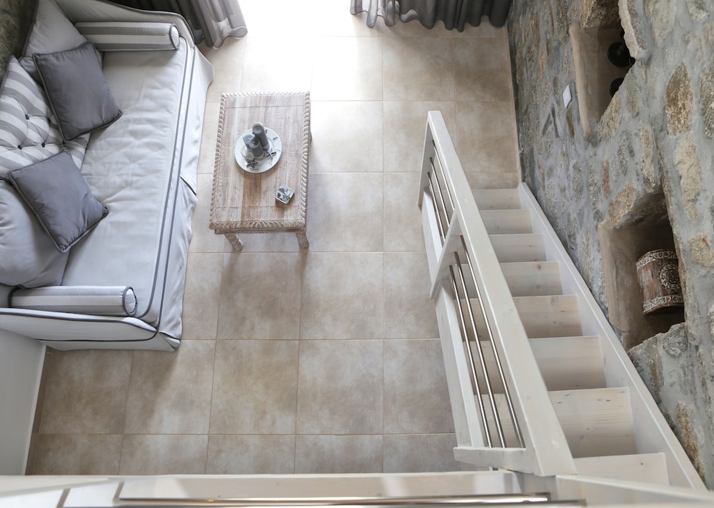 NIRIIDES LUXURY HOMES 15/50