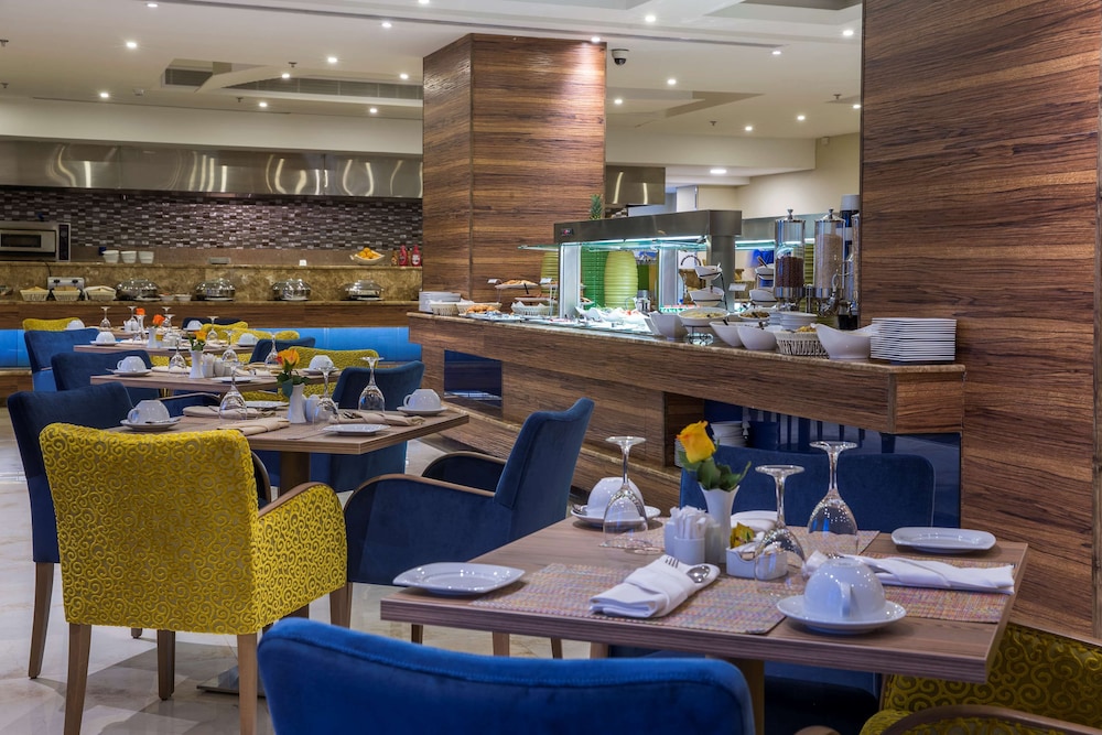 Radisson Blu Plaza Jeddah 53/71