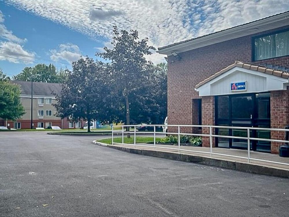 Studio6 Suites East Syracuse, NY - Airport 39/43