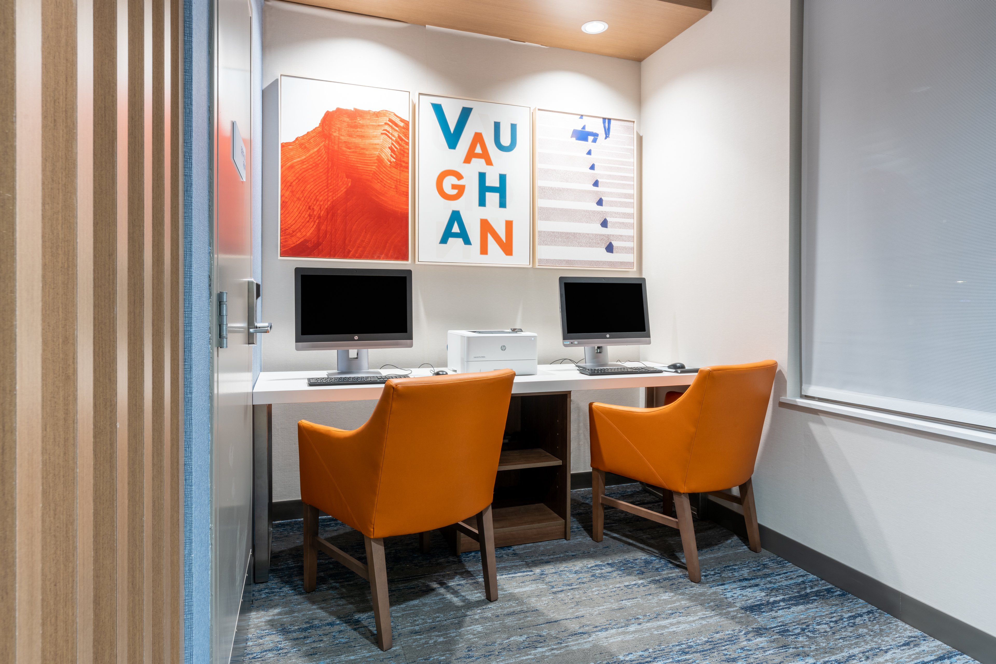 Holiday Inn Express Suites Vaughan 71/78