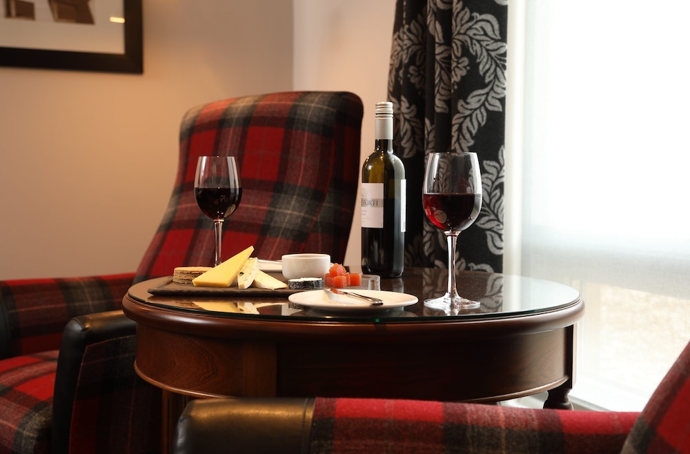 Edinburgh Marriott Hotel Holyrood 29/33