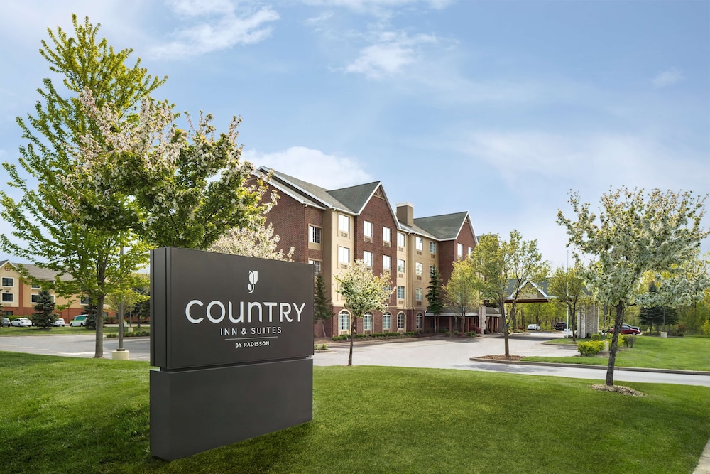 Country Inn & Suites by Radisson, Novi, MI 1/26