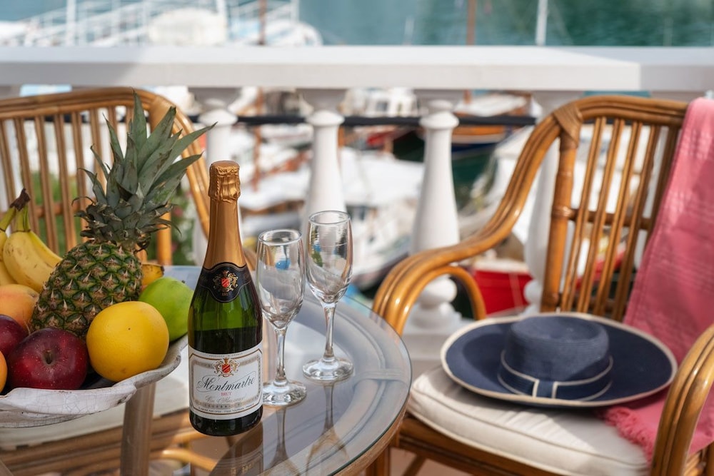 Porto Vecchio Spetses Luxury Suites 25/43