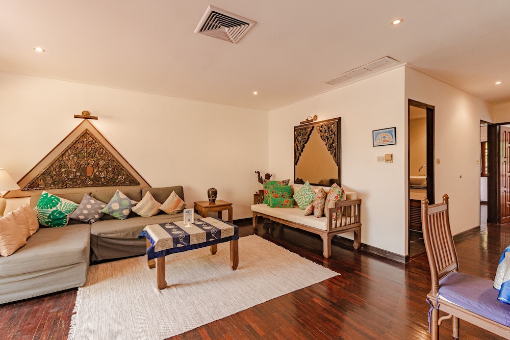 Kamala Beach Estate 25/50