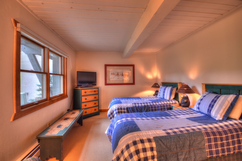 Top of the Village - Destination Hotels & Resorts 20/56