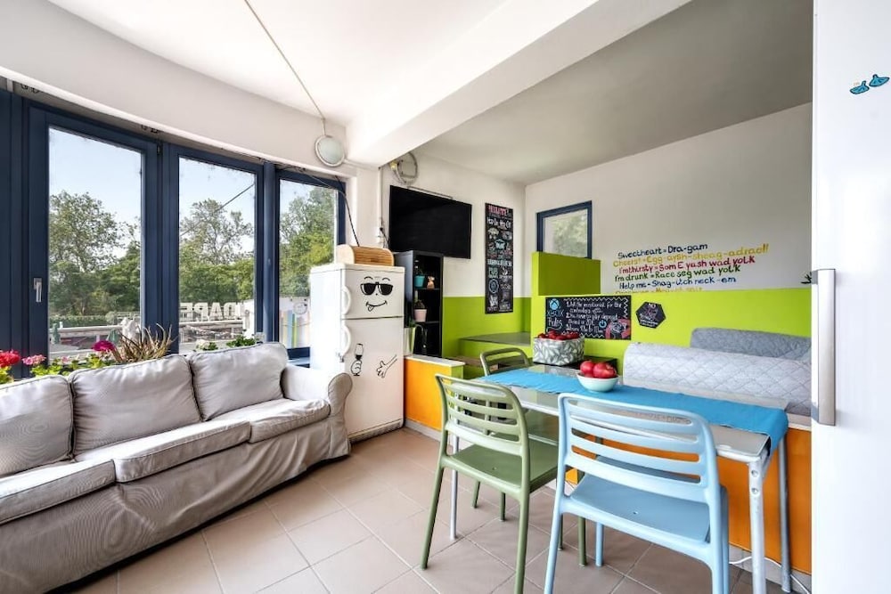 Island Hostel - Adults only 23/49